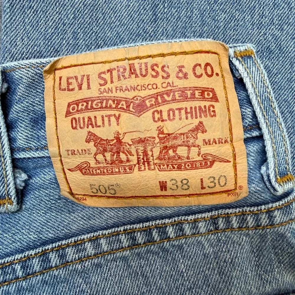Levi's 505 38x30 Regular‎ Fit Straight Leg Jeans Light Wash Classic Denim